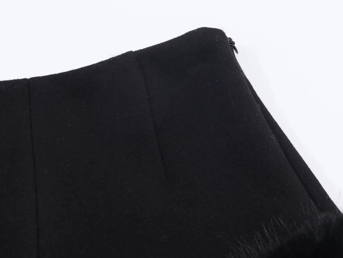 KONDALA 2026 Printemps-Été – Short décontracté noir pour femme avec patchwork en fausse fourrure – Élégant short taille haute pour la Saint-Valentin